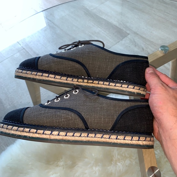 Chanel Sneaker Women’s size 38 1/2 (US 8.5) - Picture 4 of 8